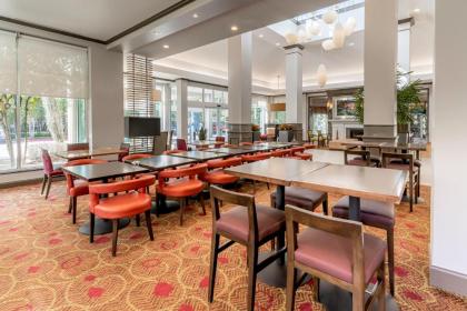 Hilton Garden Inn Houston/The Woodlands - image 15