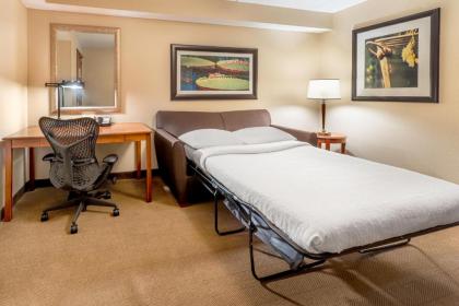 Hilton Garden Inn Houston/The Woodlands - image 17