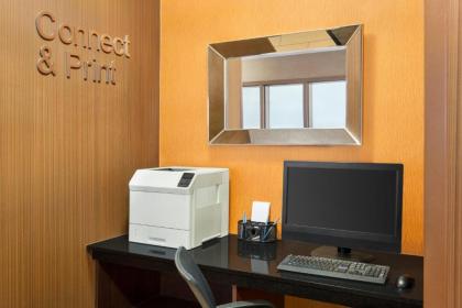 Fairfield Inn and Suites by Marriott Houston The Woodlands - image 10