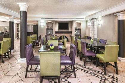 La Quinta Inn by Wyndham - The Woodlands North - image 12