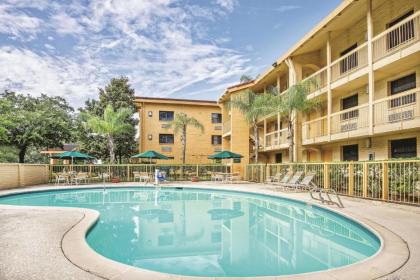 La Quinta Inn by Wyndham - The Woodlands North - image 2