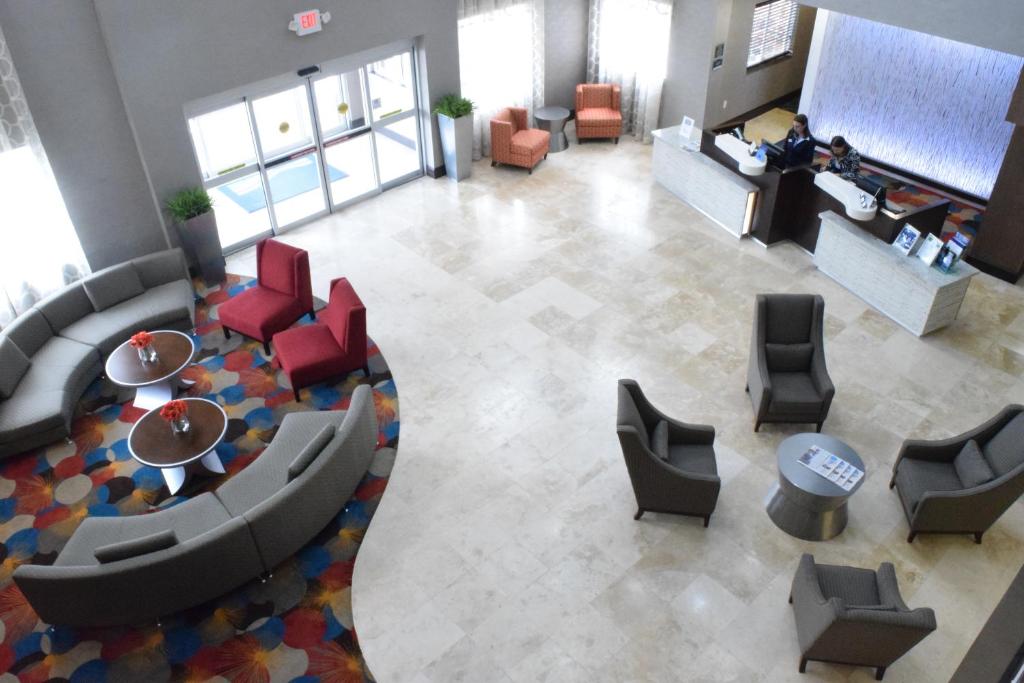 Fairfield Inn and Suites by Marriott North Spring - image 6