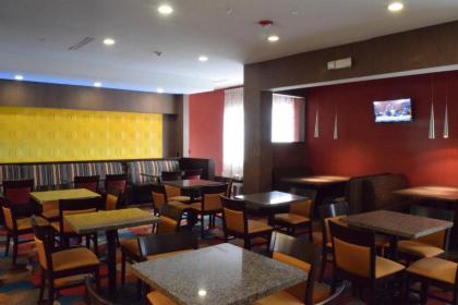 Fairfield Inn and Suites by Marriott North Spring - image 9