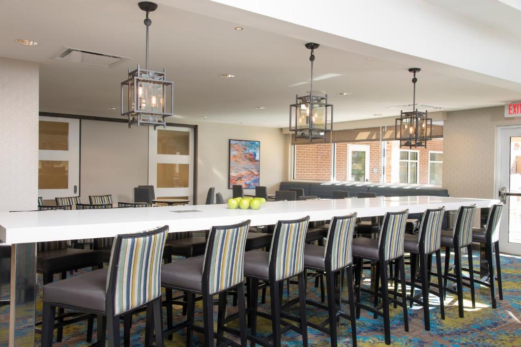 Residence Inn by Marriott Houston Springwoods Village - image 4