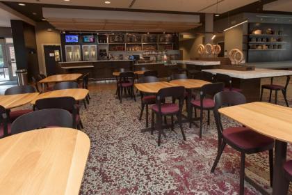 Courtyard by Marriott Houston Springwoods Village - image 12