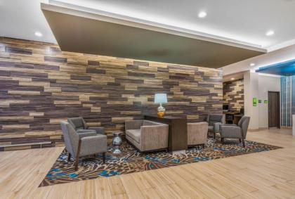 La Quinta Inn and Suites by Wyndham Houston Spring South - image 9