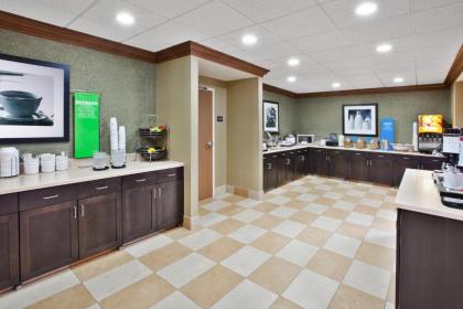 Hampton Inn & Suites Springboro - image 10