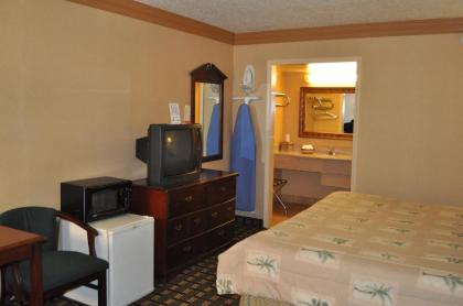 Executive Inn and Suites Springdale - image 7