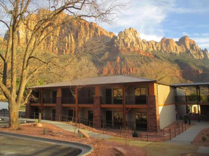 Best Western Plus Zion Canyon Inn & Suites - image 10