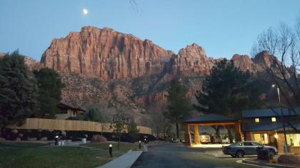 Best Western Plus Zion Canyon Inn & Suites - image 12