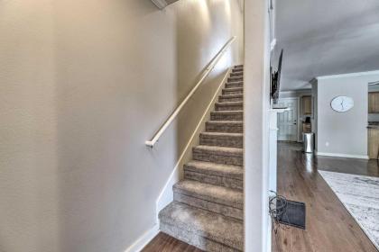 Charming Springdale Townhome about 5 Mi to Dtwn! - image 13