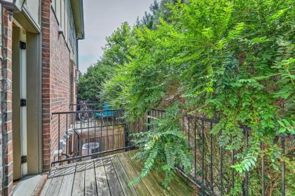 Charming Springdale Townhome about 5 Mi to Dtwn! - image 3