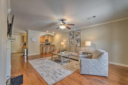 Charming Springdale Townhome about 5 Mi to Dtwn! - image 4