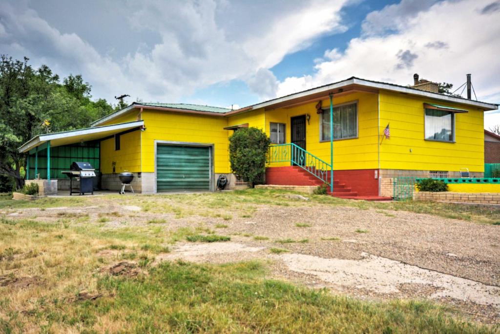 Bright Springer House with Hammock and Orchard Views! - image 6