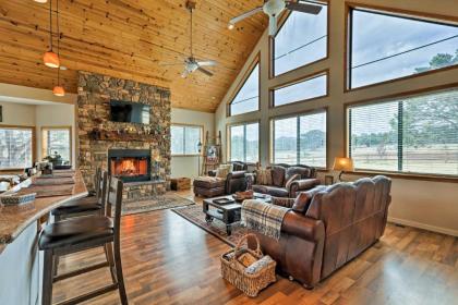 Show Low Area Cabin with Game Room and Hot Tub!