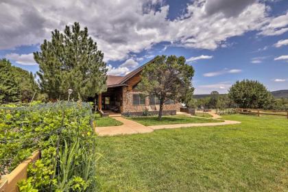 Show Low Area Cabin with Game Room and Hot Tub! - image 10