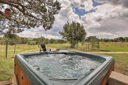 Show Low Area Cabin with Game Room and Hot Tub! - image 3