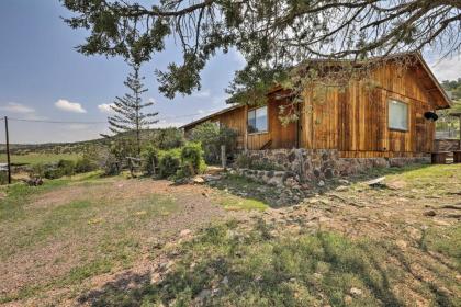 Peaceful Ranch Cabin with Scenic Views 6 Mi to Town - image 1