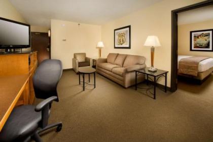 Drury Inn & Suites Springfield - image 2