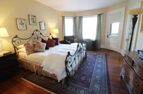 Inn at 835 Boutique Hotel - image 4