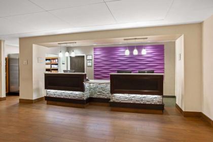 La Quinta by Wyndham Springfield - image 5