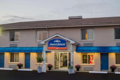 Howard Johnson by Wyndham Springfield - image 4