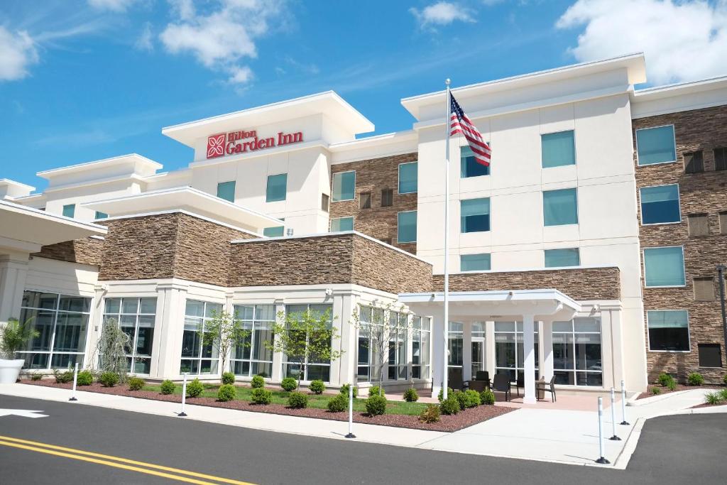 Hilton Garden Inn Springfield - main image