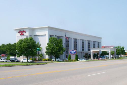 Hampton Inn Springfield - main image