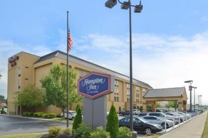 Hampton Inn Springfield - image 2