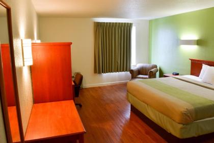 Motel 6-Springfield OH - image 13