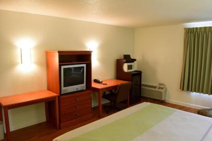 Motel 6-Springfield OH - image 2