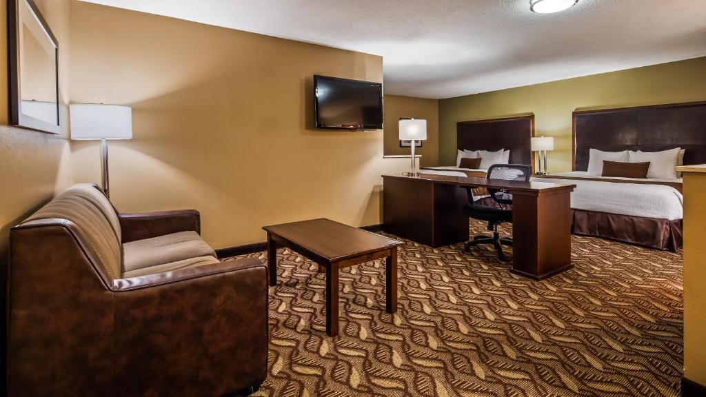 Best Western Grand Manor Inn - image 3