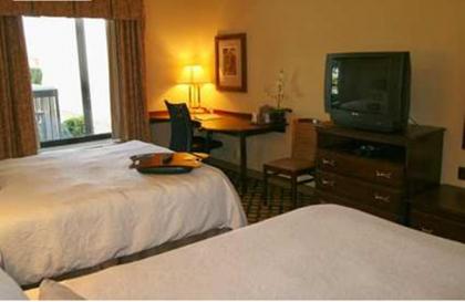 Hampton Inn - Springfield - image 3