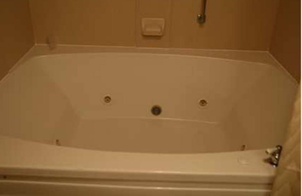 Hampton Inn - Springfield - image 4