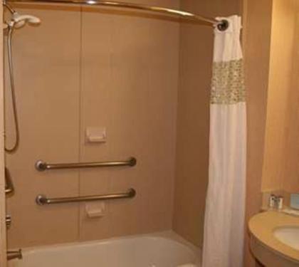 Hampton Inn - Springfield - image 9