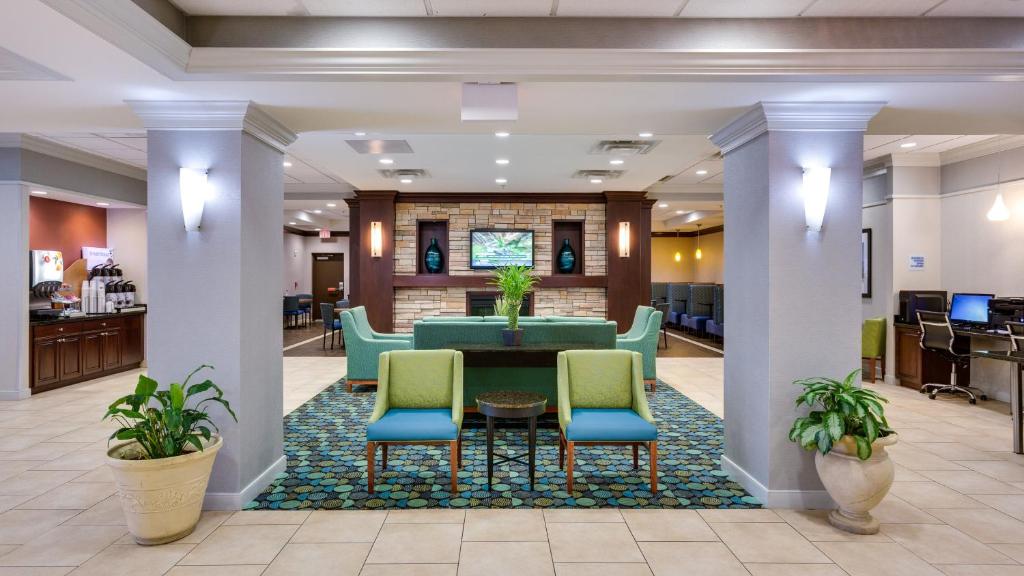 Holiday Inn Express Washington DC - Springfield an IHG Hotel - main image