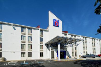 Motel 6-Springfield DC - Washington Southwest - image 8