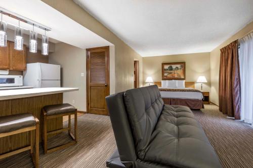 Arbor Suites at the Mall - image 4