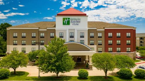 Holiday Inn Express and Suites Springfield Medical District an IHG Hotel - main image