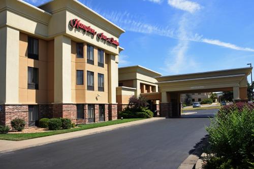 Hampton Inn & Suites Springfield - main image