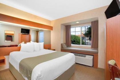 Microtel Inn & Suites Springville - image 2