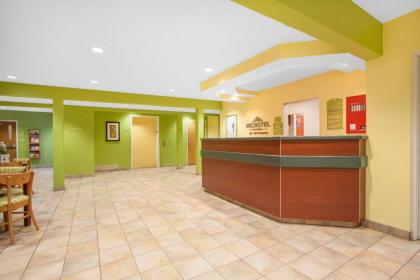 Microtel Inn & Suites Springville - image 4