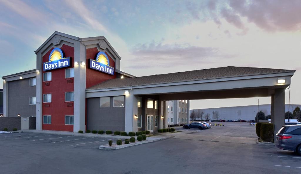 Days Inn by Wyndham Springville - main image