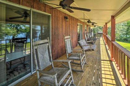 Waterfront Family Retreat with Deck on Kentucky Lake! - image 6