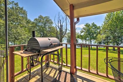 Waterfront Family Retreat with Deck on Kentucky Lake! - image 7