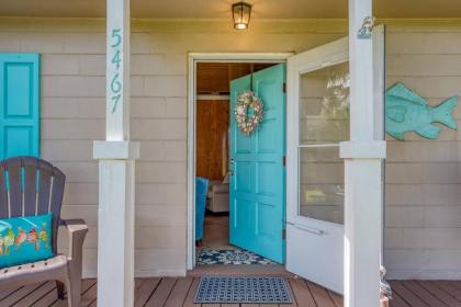 Windswept Beach House - image 8