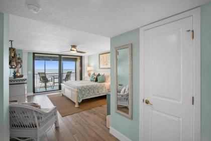 Upscale Oceanfront Condo with Panoramic Views Newly Renovated! - image 18