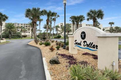 Upscale Oceanfront Condo with Panoramic Views Newly Renovated! - image 6