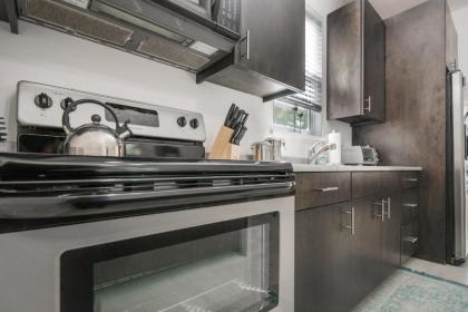 Downtown Home with Hot Tub BBQ Near Ice Plant! - image 4