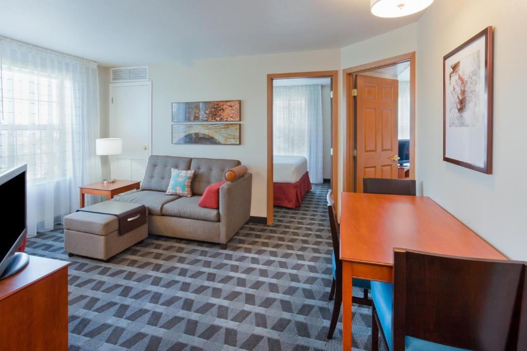 TownePlace Suites Minneapolis West/St. Louis Park - image 3